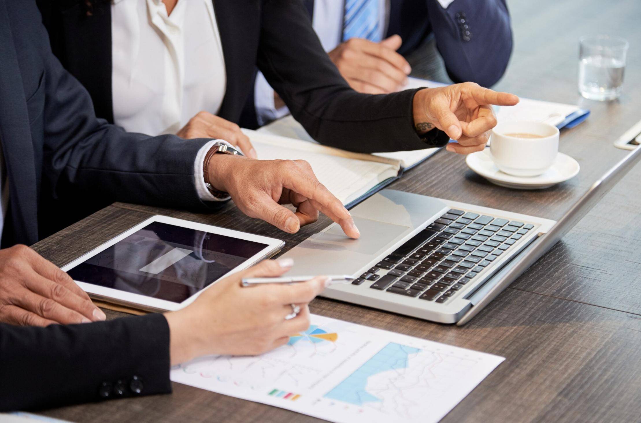 多分支機(jī)構(gòu)統(tǒng)一培訓(xùn)考核的市場調(diào)查與跨企業(yè)管理解決方案